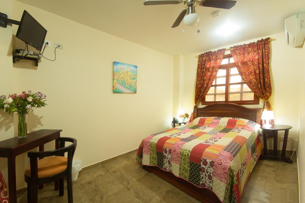 Puerta Sol Inn Manglaralto Ruang foto